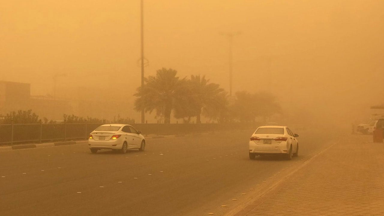 الأرصاد: عواصف رملية وهطول أمطار على 3 مناطق الساعات المقبلة