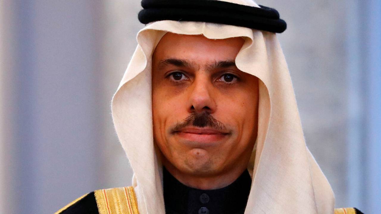 الأمير فيصل بن فرحان يبحث تعزيز العمل العربي المشترك في قطر