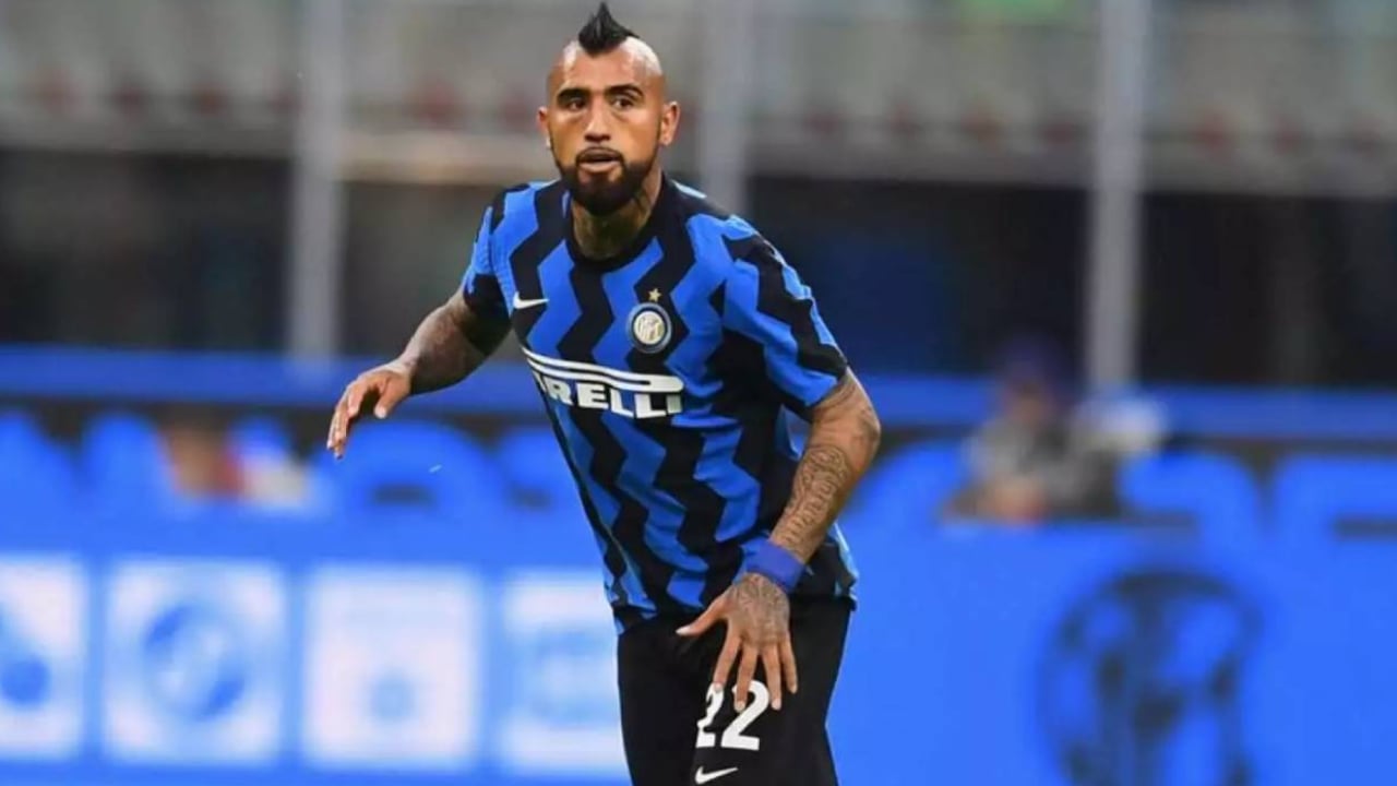 وكيل فيدال: اللاعب لن يترك إنتر ميلان
