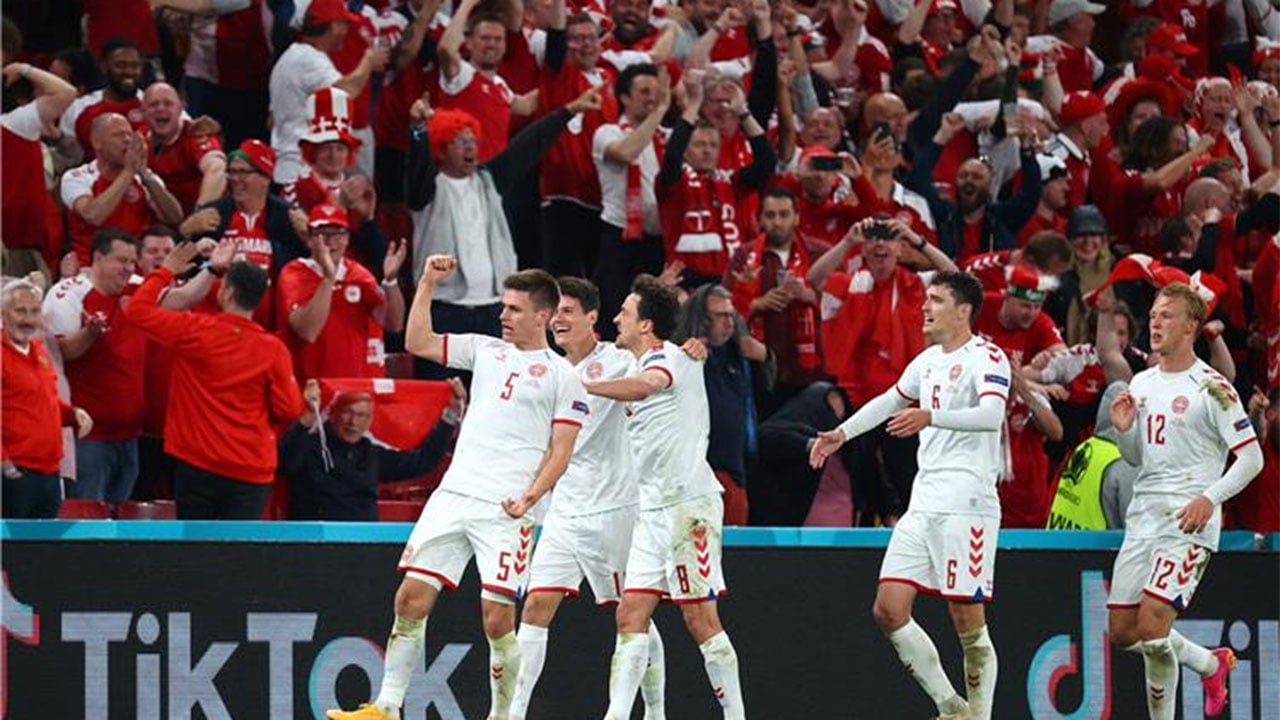 الدنمارك تضرب روسيا برباعية وتخطف التأهل لدور الـ16 في اليورو