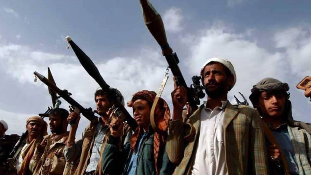 بالأسماء.. حكومة اليمن تجمِّد حسابات أشخاص وكيانات طالتهم العقوبات الأمريكية