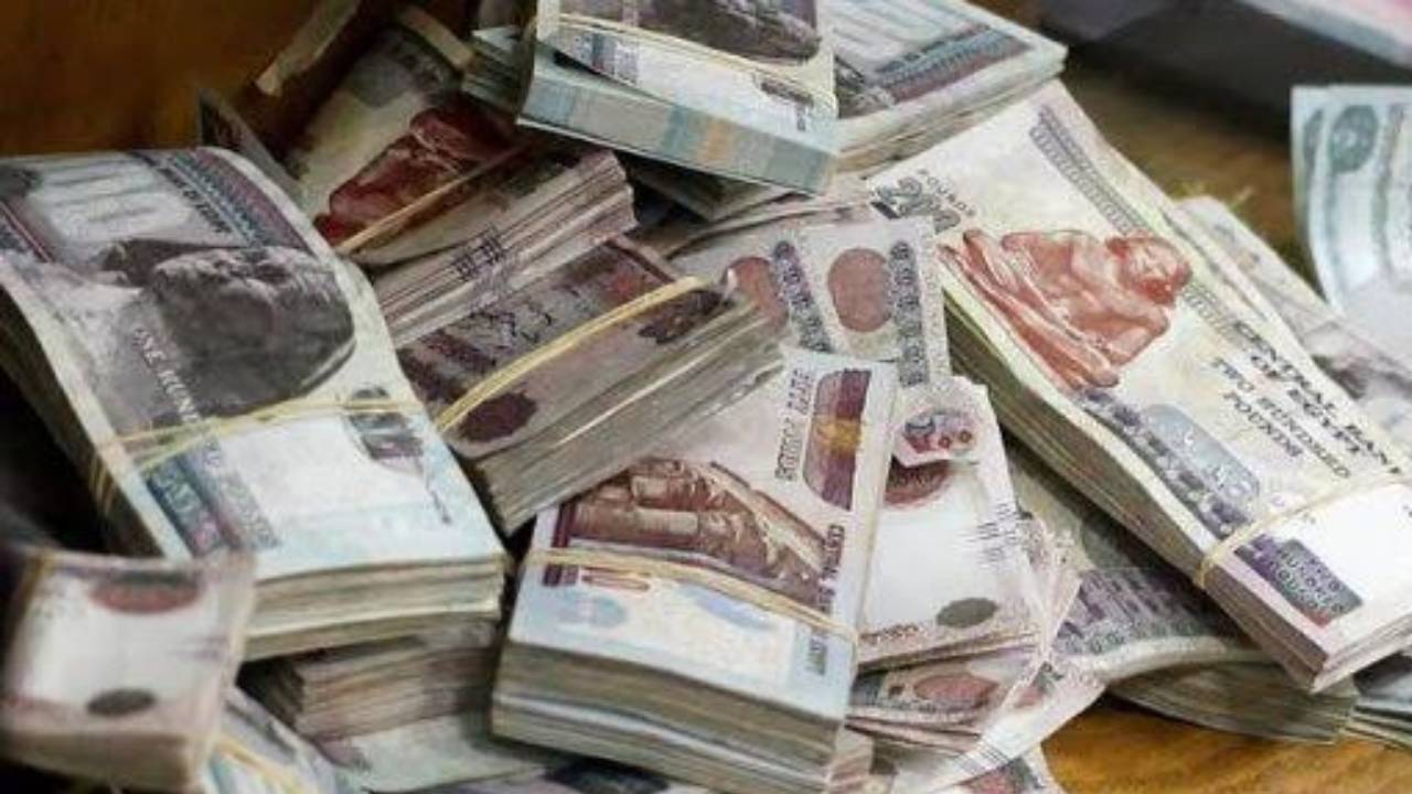 ادعى الفقر.. مصري عمل بدولة خليجية يترك ثروة «صادمة» لأسرته
