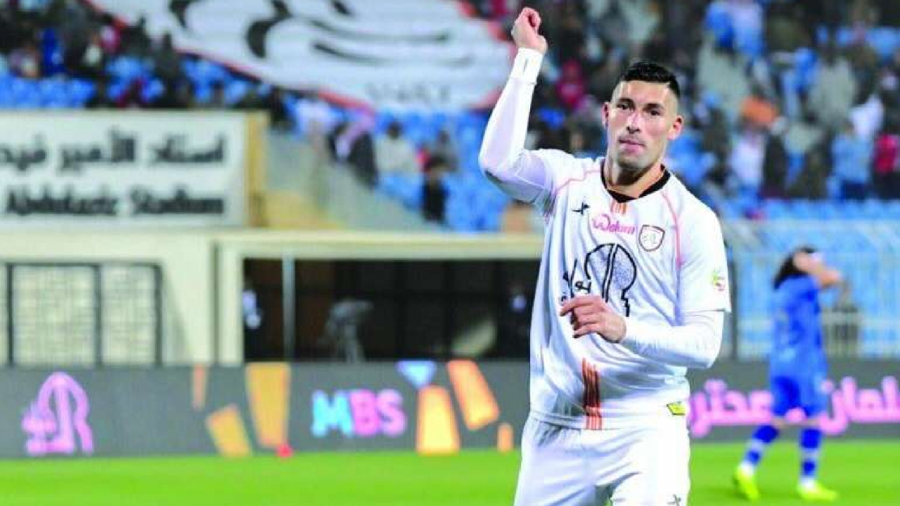 كريستيان خوانكا يطلب الرحيل من «الشباب» إلى العين الإماراتي