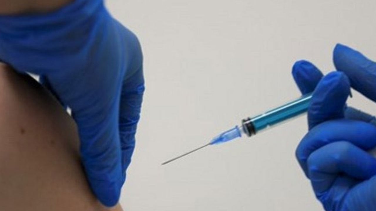 «الصحة»: أخذ اللقاح يمنع مضاعفات كورونا  بنسبة تتجاوز 90%