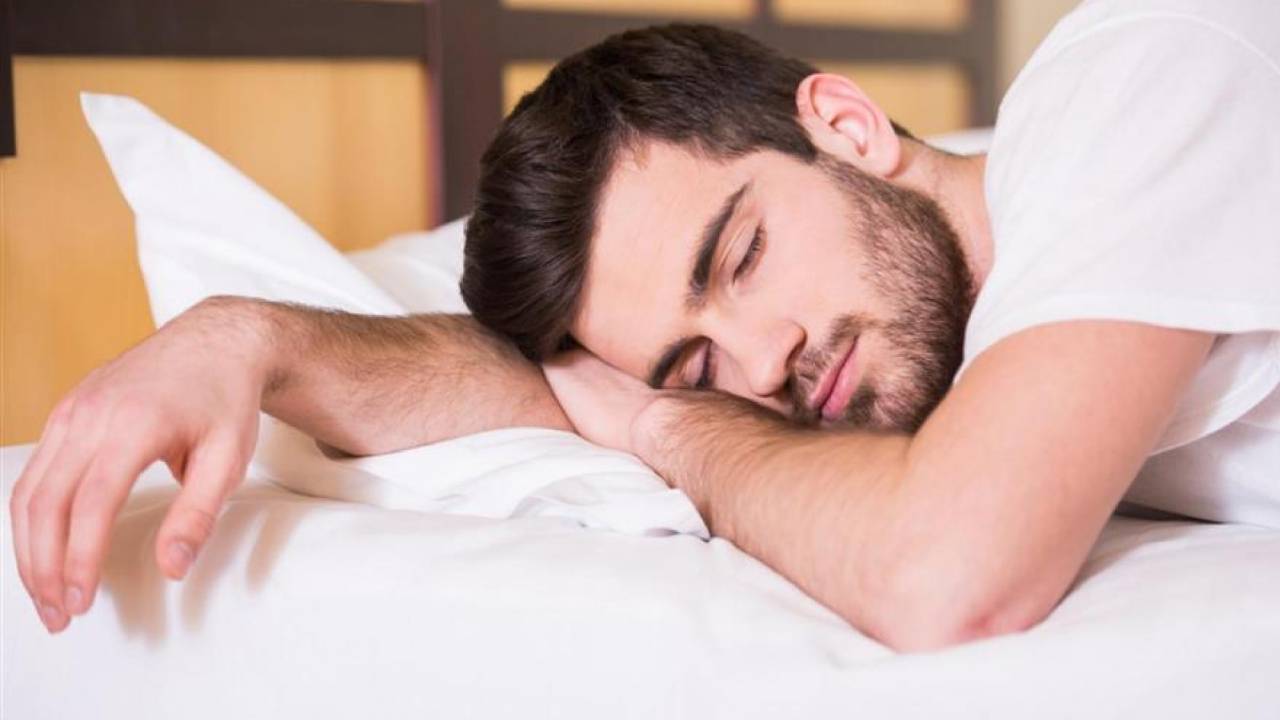 دراسة: 6 ساعات نوم  تقلل من اكتساب الدهون