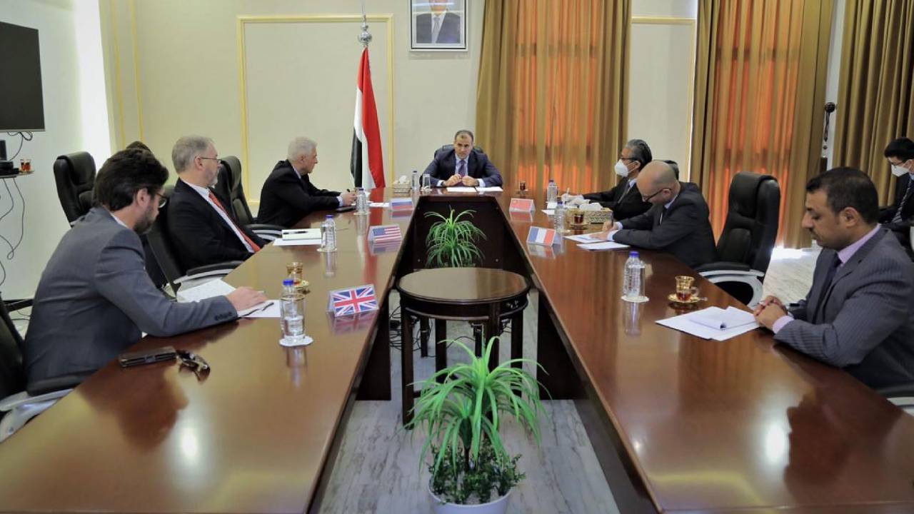 اليمن يرحّب ببيان السعودية حول اتفاق الرياض ويؤكد الالتزام به