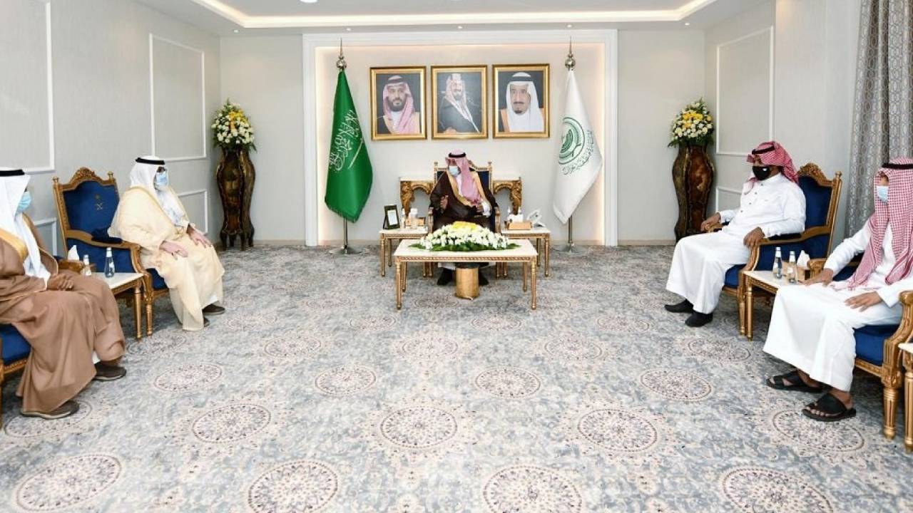 أمير نجران يدشّن شعار نادي حبونا الجديد