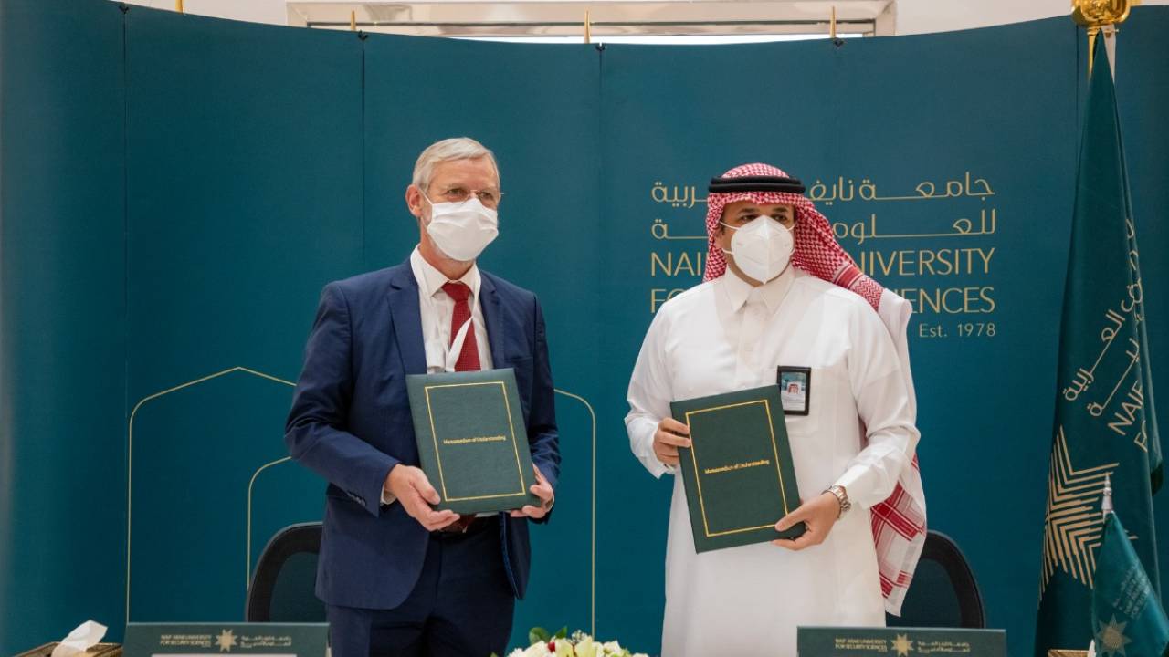 بالصور.. جامعة نايف توقع مذكرتي تفاهم حول مكافحة الأدوية المقلدة