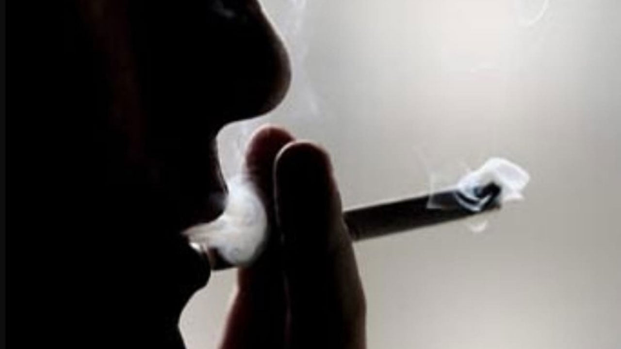 4 أسباب وراء مرض ساق المدخن.. وهذه طرق العلاج