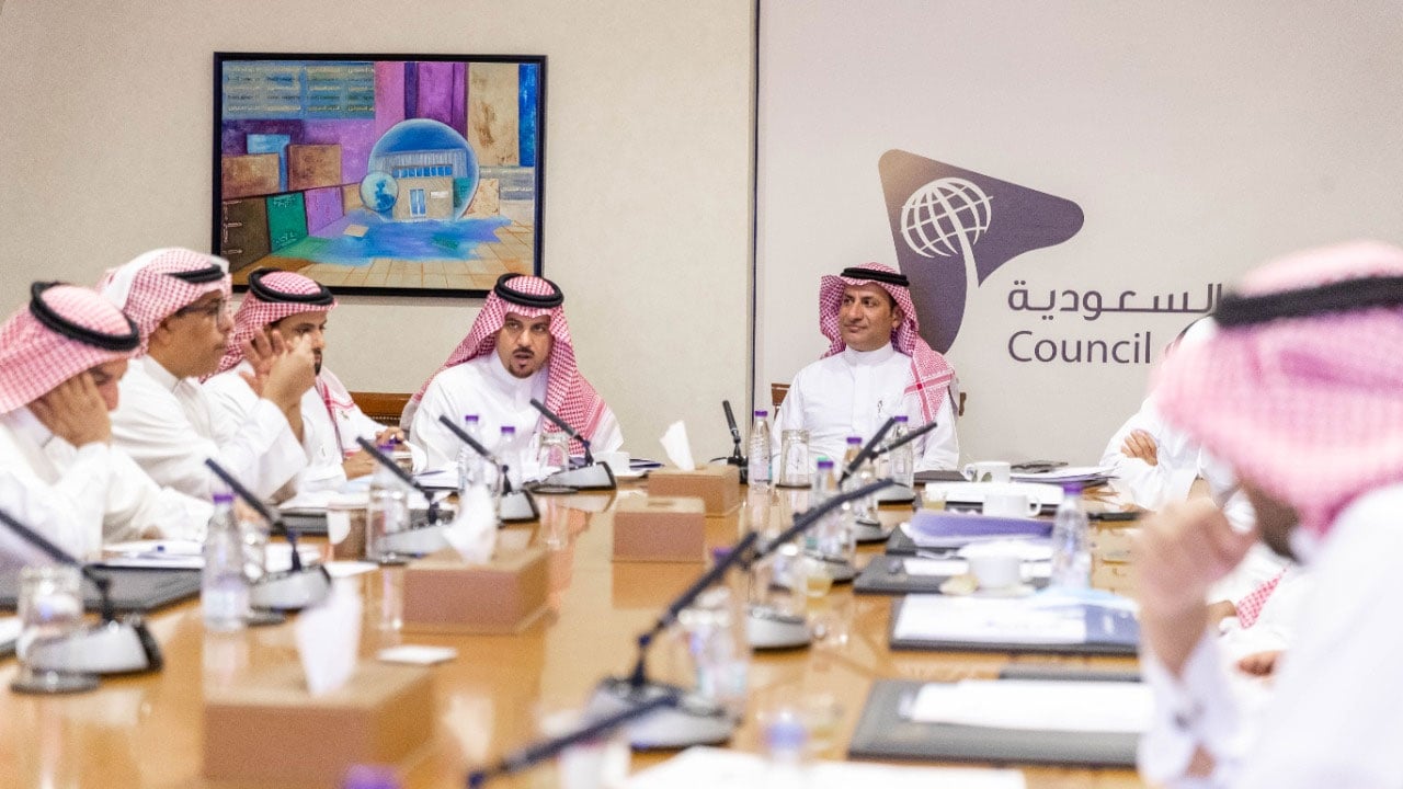 لجنة بـ«اتحاد الغرف» تطالب بعدم إيقاف الخدمات عند تأخير صرف المستحقات المالية