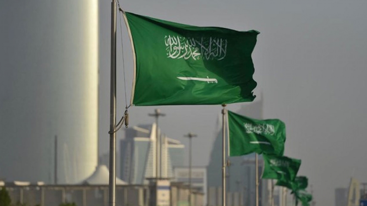 أخبار السعودية..إعلان أسعار البنزين مساء اليوم.. وأمطار على 5 مناطق