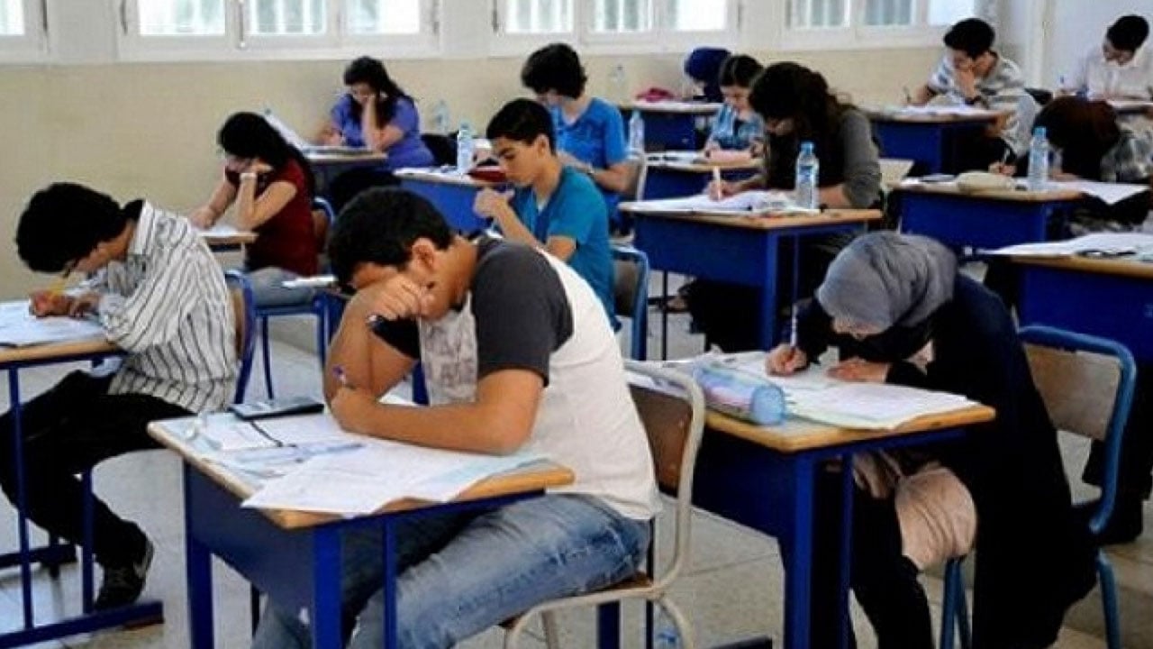 «جمع حليب».. سؤال في امتحان الثانوية بمصر يتصدر محركات البحث
