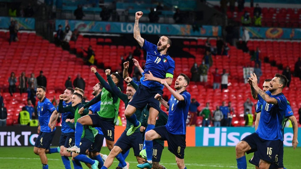 إيطاليا تدرس اقتحام سباق استضافة «يورو 2028» و«مونديال 2030»
