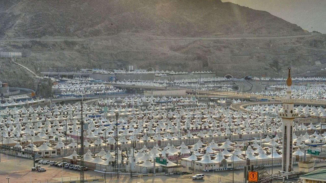 بالصور.. أكبر مدينة خيام مطورة بالعالم تستقبل الحجاج في منى
