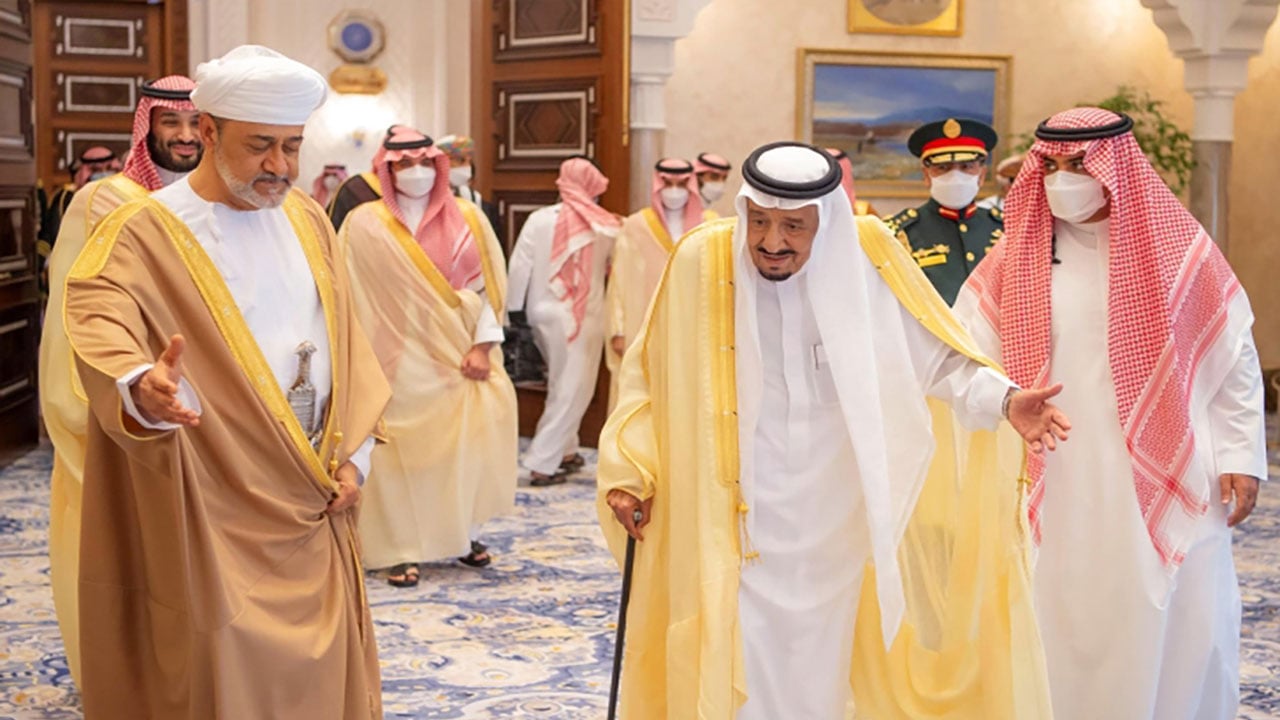 سلطان عمان يشكر خادم الحرمين على حفاوة الاستقبال ويهنئه بعيد الأضحى