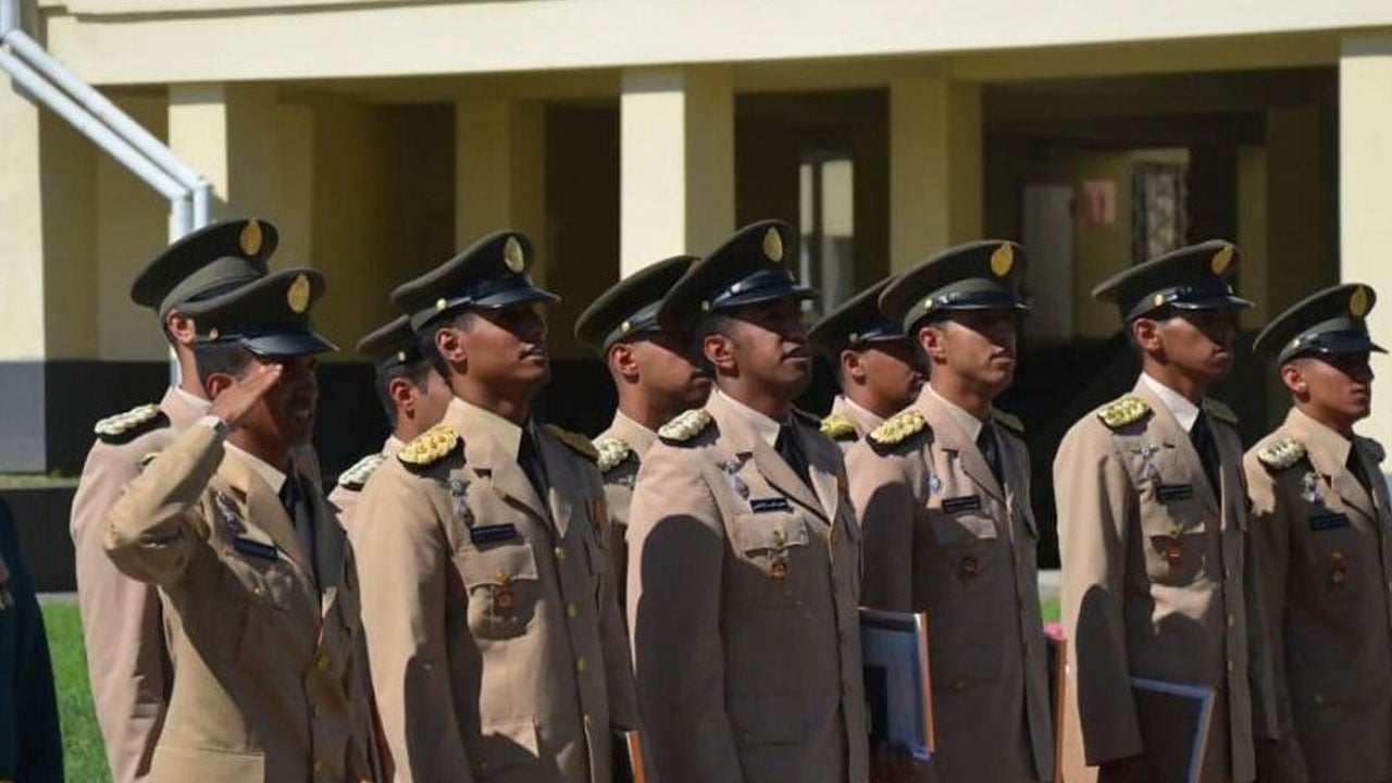 «الحضيف» يحضر حفل تخريج طلبة القوات البرية الملكية المبتعثين بروسيا