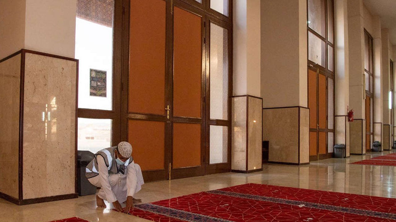 ضبط 79 مخالفة للإجراءات الاحترازية بمساجد الجوف في أسبوع