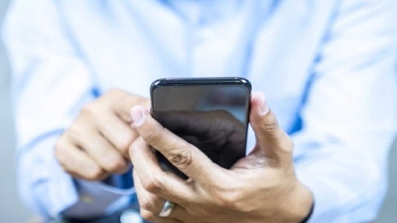 نصائح هامة لحماية الهاتف الذكي أثناء العطلات