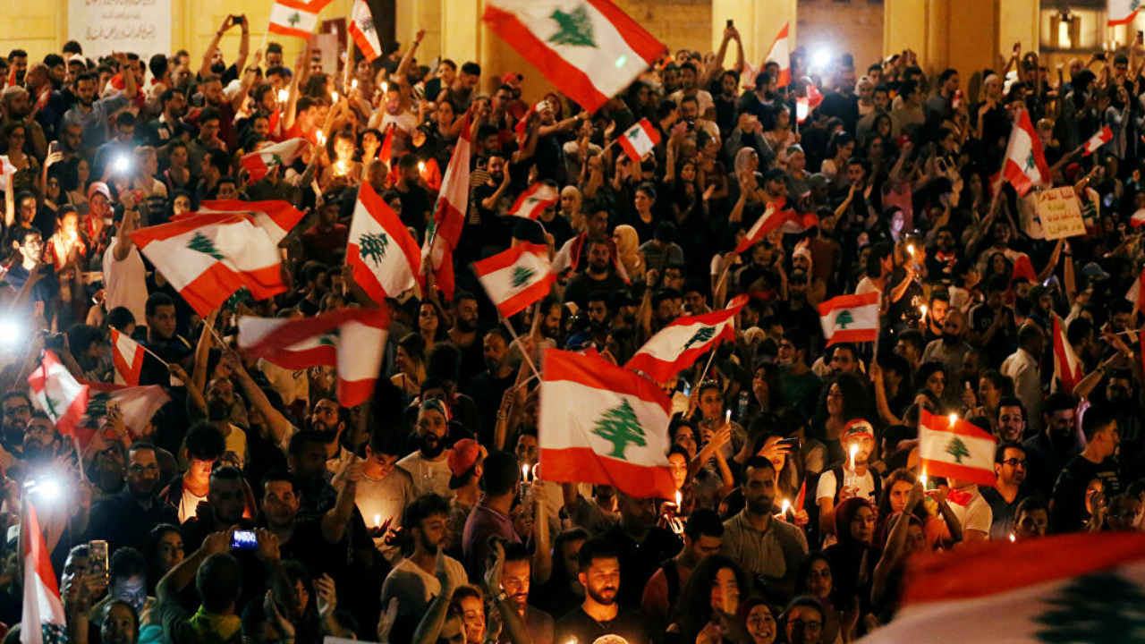 إصابة 84 لبنانيًّا في مواجهات بين متظاهرين وقوات الأمن في بيروت