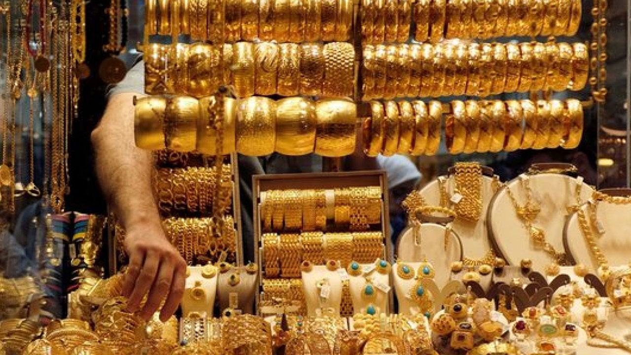 أسعار الذهب تهبط لأدنى مستوى منذ أكثر من 4 أشهر