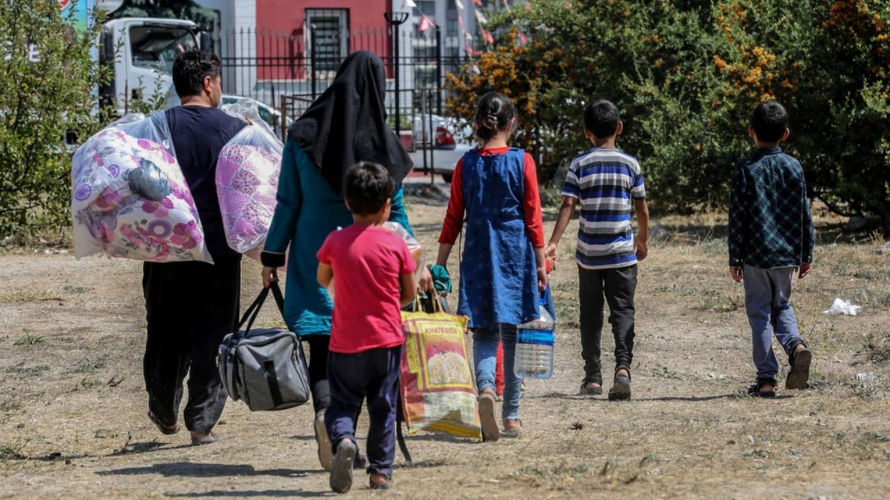 «توصية أوروبية» بتعليق إعادة اللاجئين إلى أفغانستان خوفًا من «طالبان»