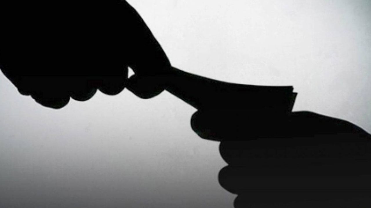 هيئة الرقابة ومكافحة الفساد: سجن محافظ بتهمة الرشوة والاختلاس
