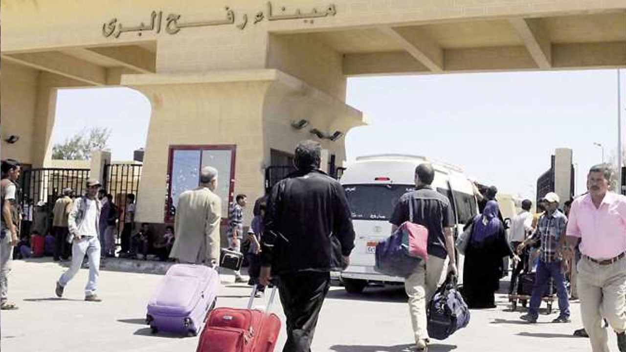 استمرار فتح معبر رفح البري.. ومصر تسهل عبور العالقين والمساعدات لغزة