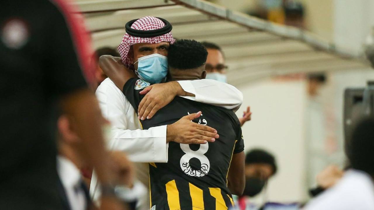 رابطة دوري المحترفين تتغنى بـ«معدن هجر» في «شدة الاتحاد»