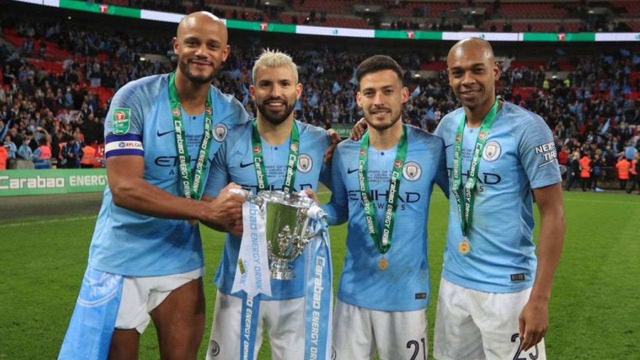 مان سيتي يحدد موعد الكشف عن تمثالي «سيلفا» و«كومباني»