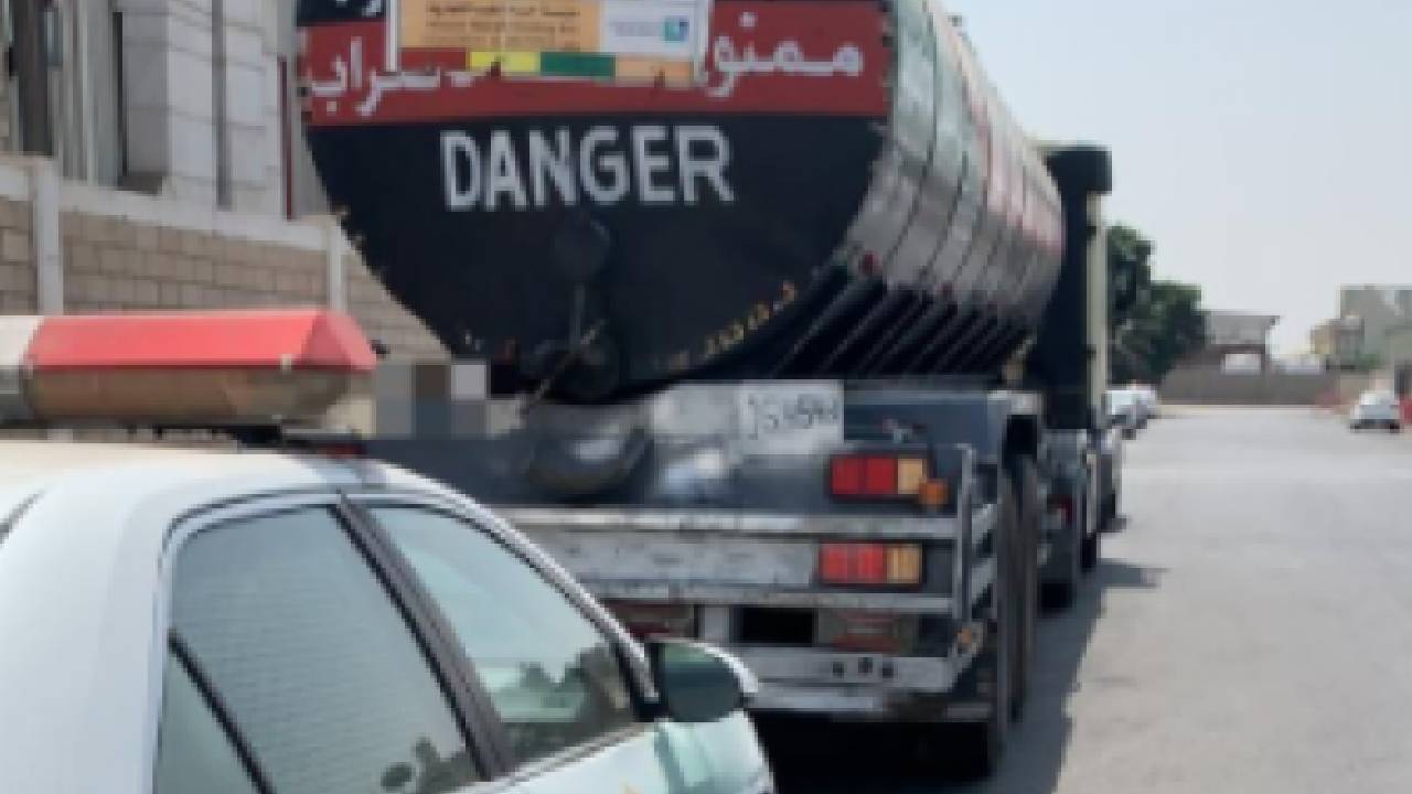 المرور يتفاعل مع بلاغ عن مركبة مخالفة ويعلن ضبط قائدها