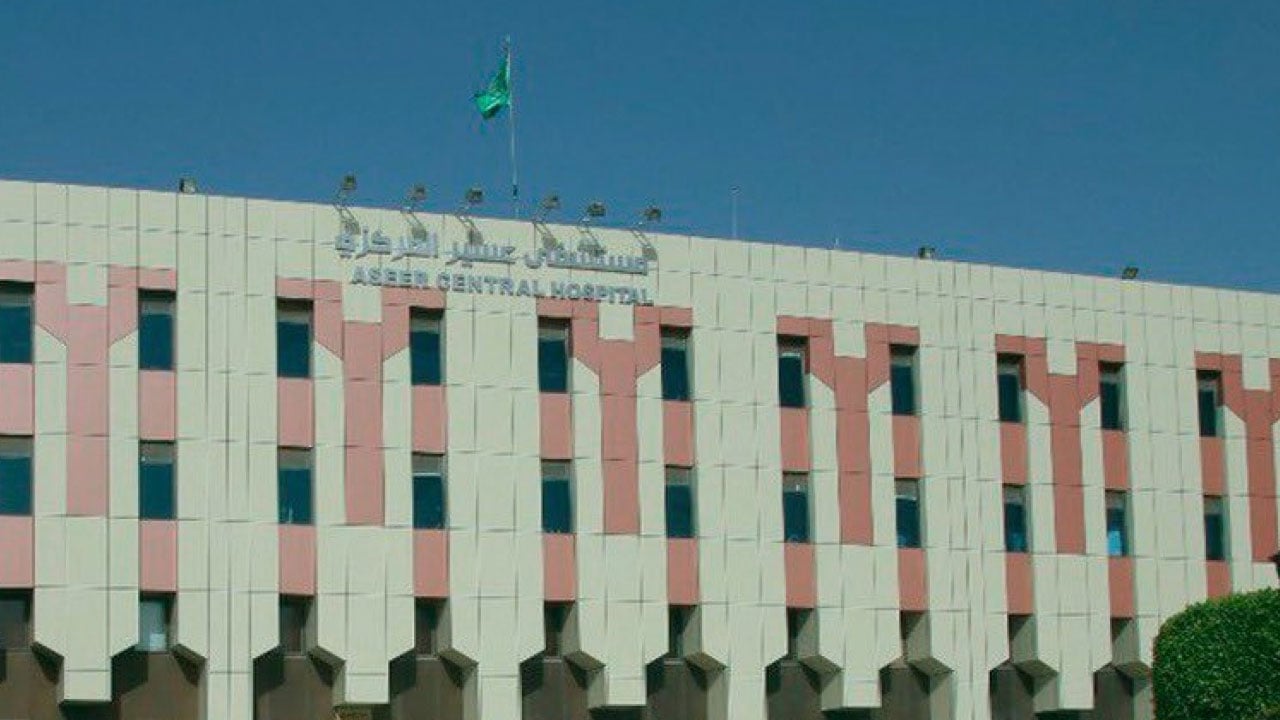 عملية ناجحة لإزالة ورم من جمجمة مريضة بعسير