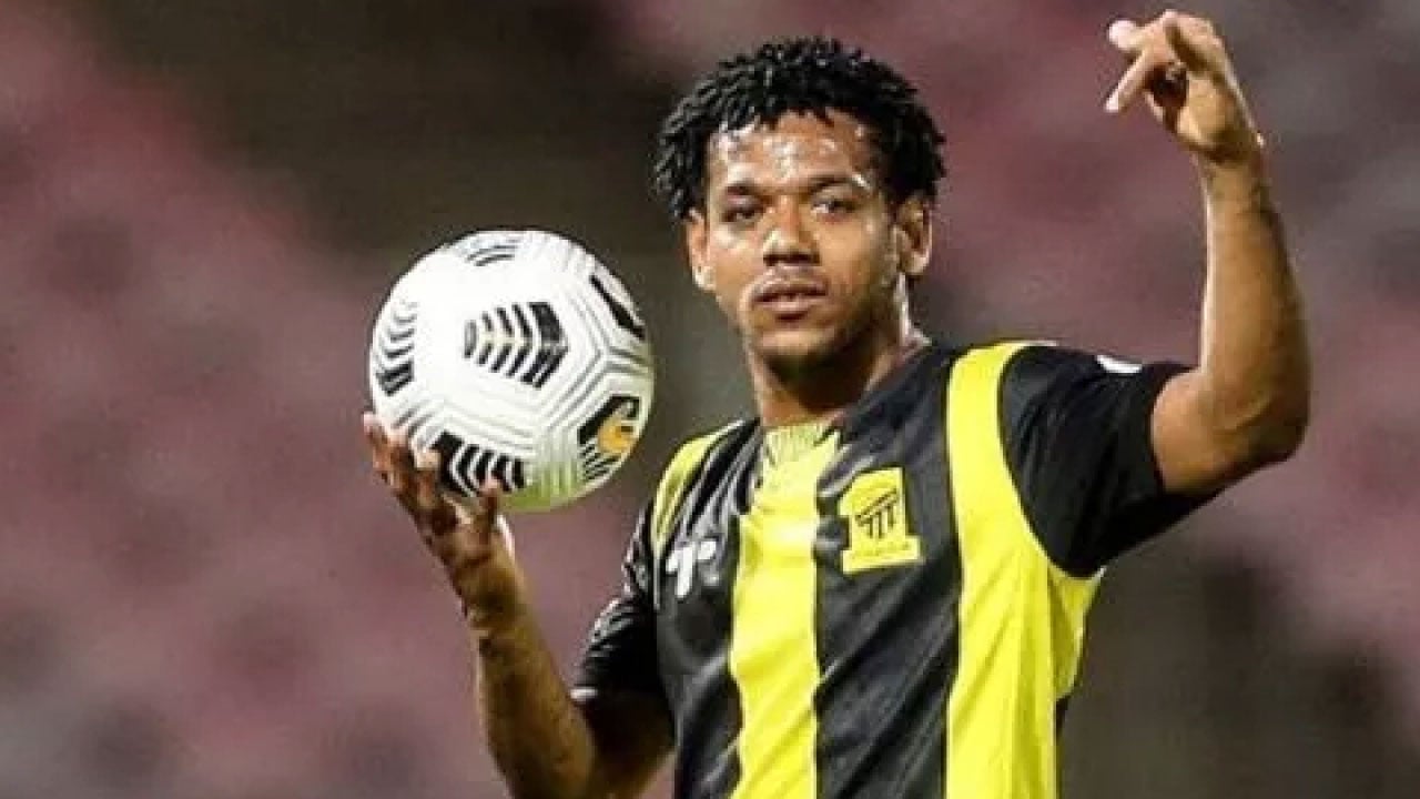 الاتحاد يحسم موقف رومارينهو من مواجهة النصر خلال ساعات