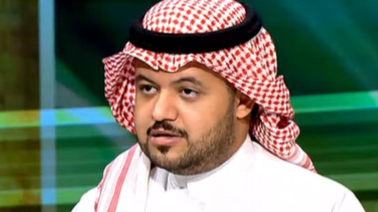 بالفيديو.. أخصائي بصريات يحذر من 3 أخطاء في استخدام العدسات: هذه مخاطرها