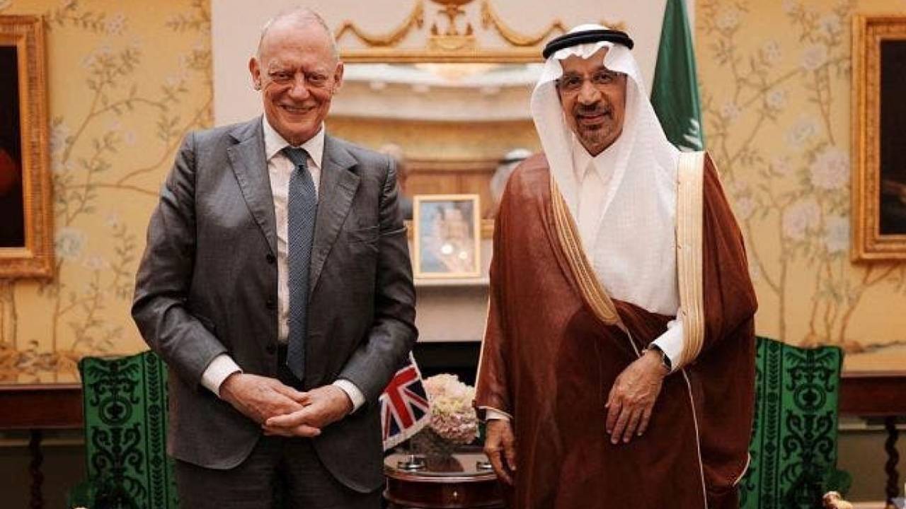 كيف ستصبح السعودية إحدى العواصم المالية الكبرى في العالم؟.. وزير الاستثمار يجيب