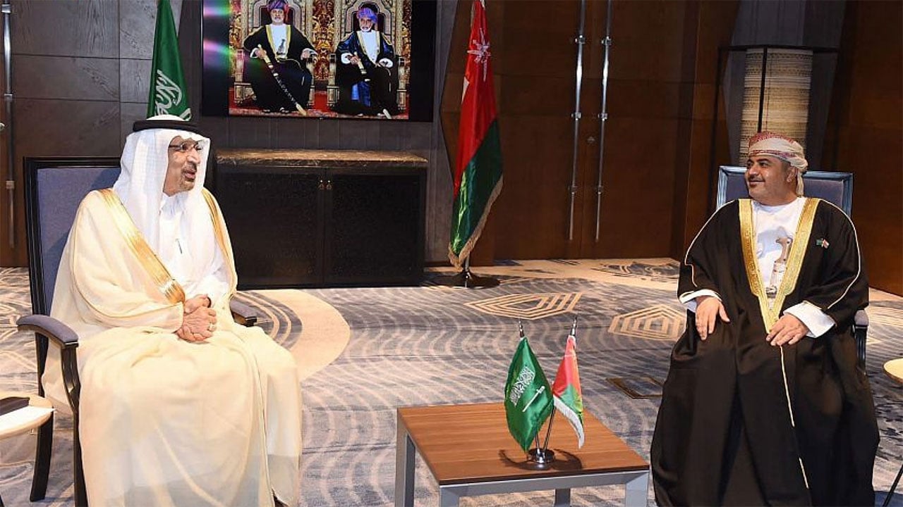 «الفالح» ووزير المواصلات العماني يبحثان سبل التعاون في مجالي تقنية المعلومات والنقل