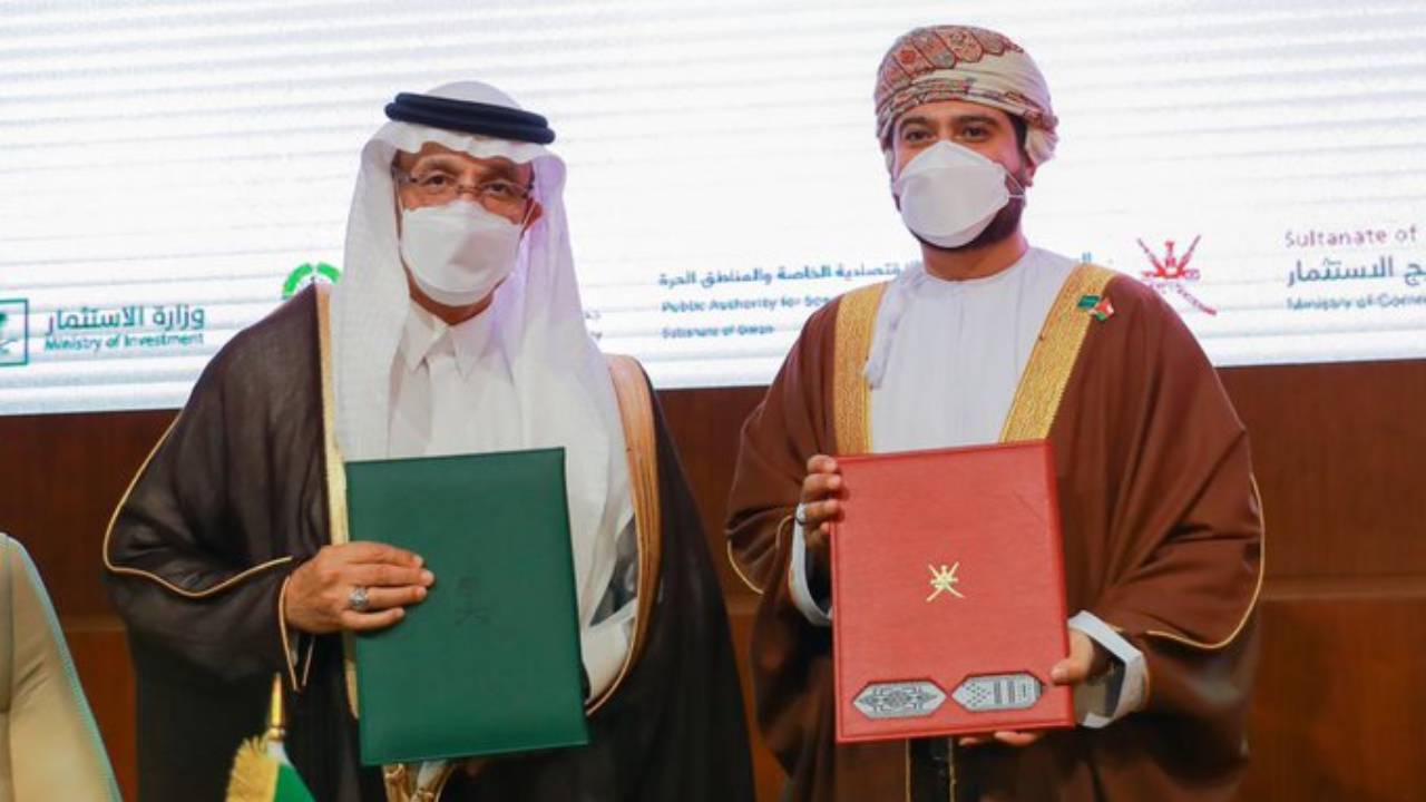 «الاستثمار» السعودية توقع مذكرة تفاهم مع نظيرتها العمانية